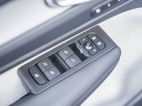 New 2026 Volvo XC40 B4 Plus w/ Protection Package Premier image 38