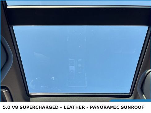 Used 2019 Land Rover Range Rover Long Wheelbase Supercharged image 18