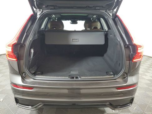 Used 2023 Volvo XC60 B5 Ultimate FWD image 11
