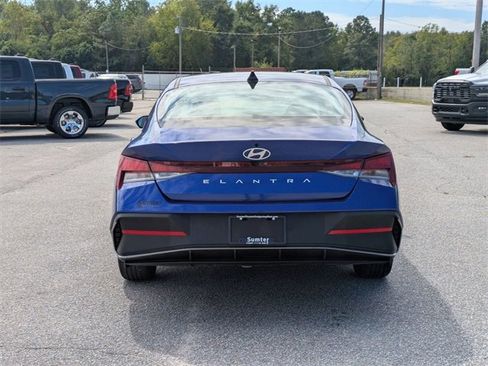 Used 2024 Hyundai Elantra SEL image 4