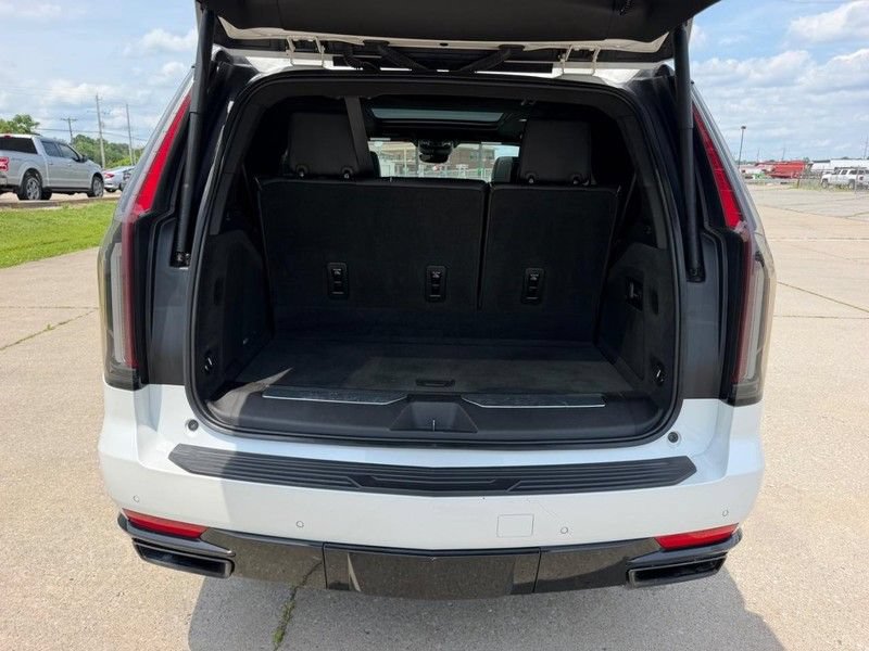 Used 2021 Cadillac Escalade Sport w/ Driver Assist Tech Package AWD/4WD image 5