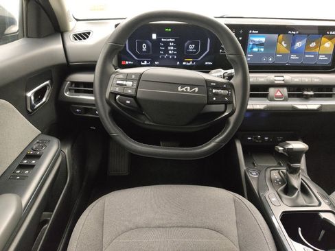 Used 2025 Kia K4 EX FWD image 22
