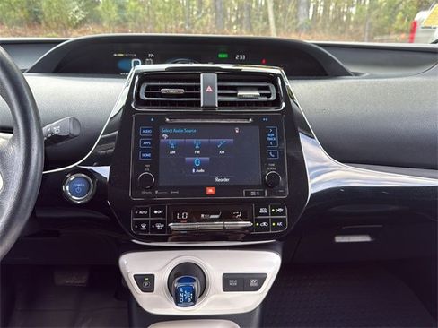 Used 2016 Toyota Prius Four w/ Advanced Technology Package image 17