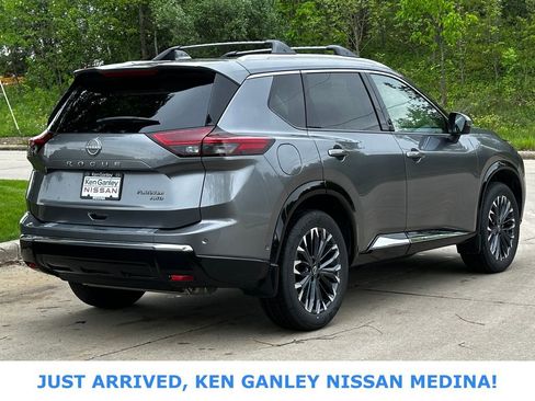 Certified 2026 Nissan Rogue Platinum w/ Platinum Premium Package AWD/4WD image 3
