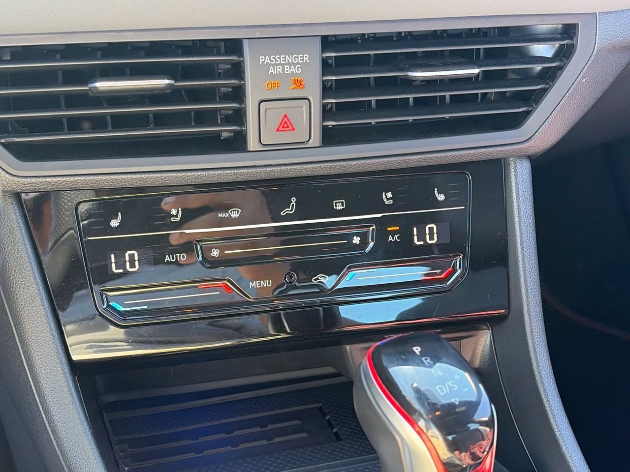 Used 2025 Volkswagen Jetta GLI Autobahn FWD image 9