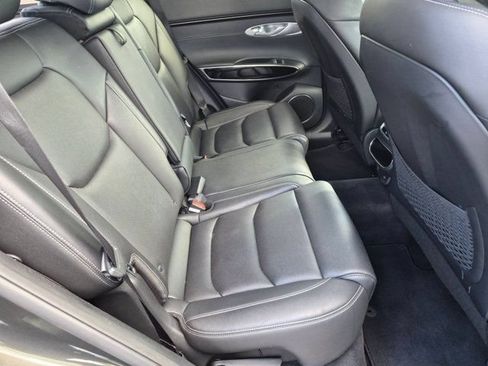 Used 2025 Genesis GV70 2.5T AWD/4WD image 18