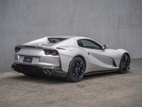Used 2022 Ferrari 812 GTS RWD image 9