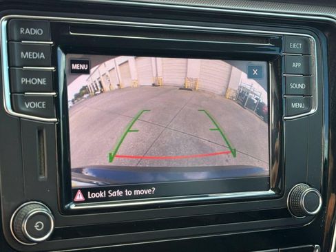 Used 2018 Volkswagen Passat 2.0T R-Line FWD image 18