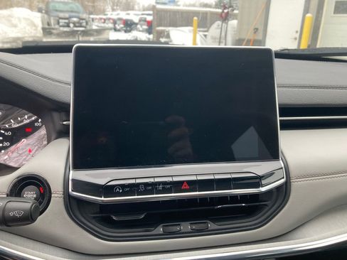 Used 2022 Jeep Compass Limited image 24