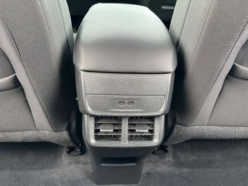 Used 2025 Chevrolet Equinox LT image 23