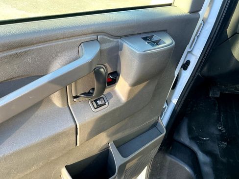 Used 2020 Chevrolet Express 3500 w/ Driver Convenience Package image 15