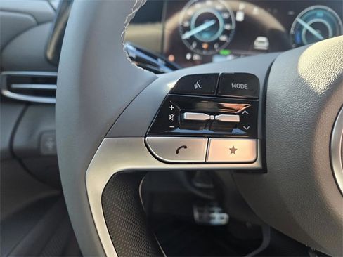 New 2025 Hyundai Elantra SEL image 16