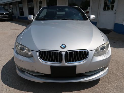 Used 2011 BMW 328i Convertible RWD image 9