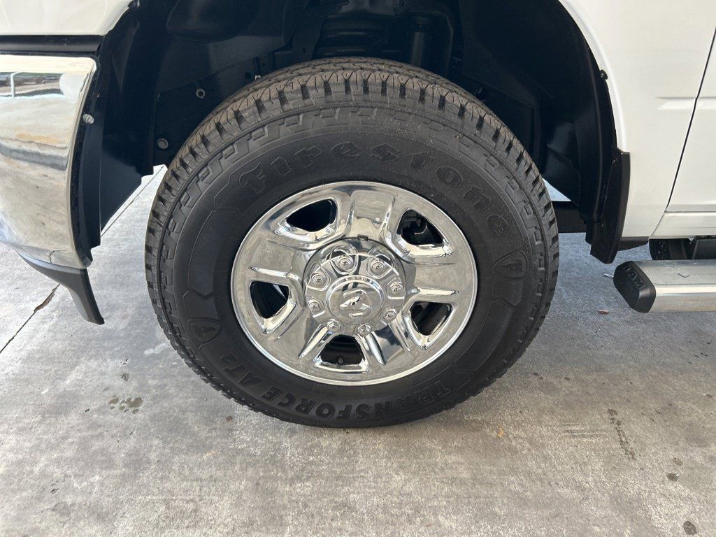 Used 2025 RAM 3500 Tradesman w/ Chrome Appearance Group AWD/4WD image 13