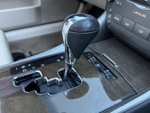 Used 2010 Lexus IS 250C image 36