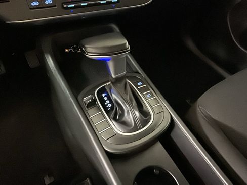 Used 2025 Hyundai Kona SEL FWD image 25