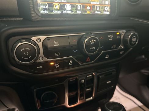 Used 2021 Jeep Wrangler Unlimited Sport w/ Sun And Sound Package AWD/4WD image 23