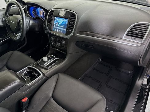 Used 2022 Chrysler 300 Touring w/ Sport Appearance Package RWD image 30