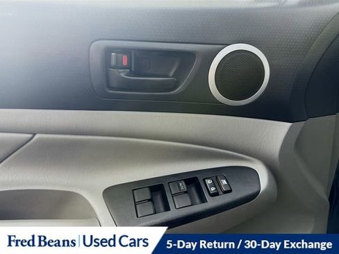 Used 2015 Toyota Tacoma 4x4 Double Cab image 17