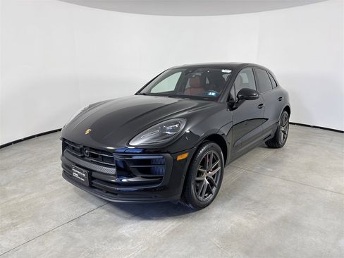 Certified 2022 Porsche Macan S image 1