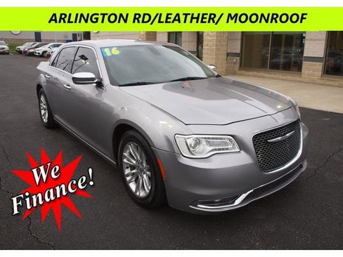 Used 2016 Chrysler 300 C RWD image 1