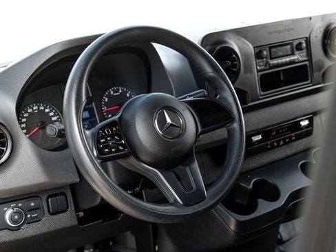 Used 2023 Mercedes-Benz Sprinter 2500 image 12