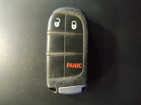 Used 2020 Dodge Journey SE FWD image 32