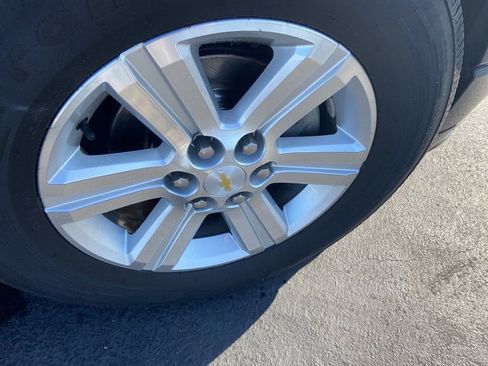 Used 2014 Chevrolet Traverse LT image 3