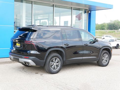 Certified 2024 Chevrolet Traverse LT w/ Trailering Package AWD/4WD image 3