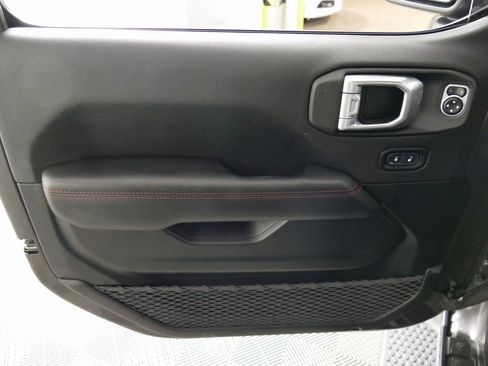 Used 2021 Jeep Wrangler Unlimited Rubicon image 11