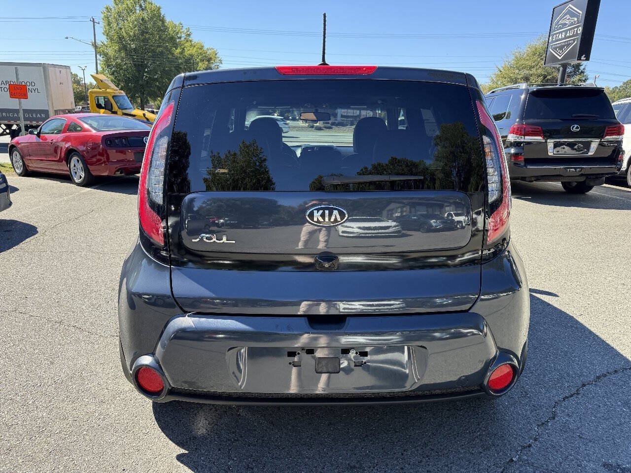 Used 2015 Kia Soul ! w/ Sun & Sound Package FWD image 6