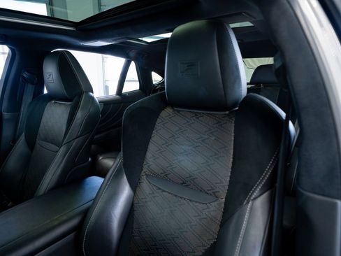 Used 2018 Lexus LS 500 F Sport w/ Accessory Package (Z2) RWD image 33
