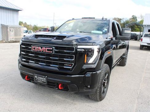Used 2025 GMC Sierra 2500 AT4 image 3