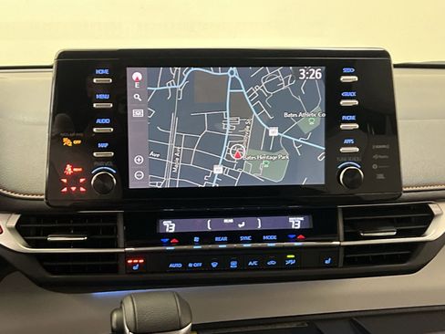 Used 2022 Toyota Sienna XSE w/ XSE Plus Package FWD image 19