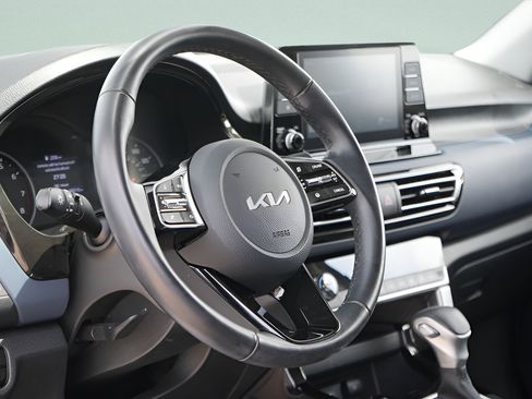 Used 2023 Kia Seltos S FWD image 22