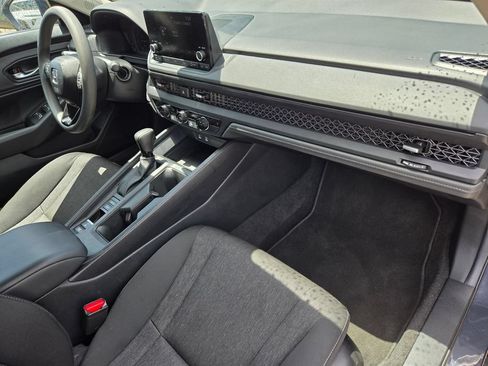 Used 2025 Honda Accord SE image 31