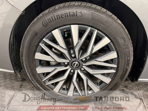 Used 2025 Nissan Altima 2.5 SV FWD image 21