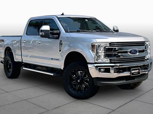 Used 2019 Ford F250 Lariat w/ Lariat Value Package AWD/4WD image 2