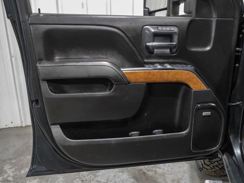 Used 2019 Chevrolet Silverado 3500 High Country w/ Duramax Plus Package image 40