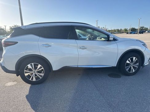 Used 2019 Nissan Murano SV image 2