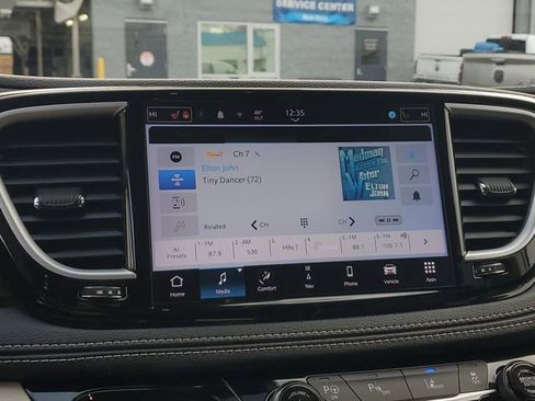 Certified 2023 Chrysler Pacifica Limited image 29