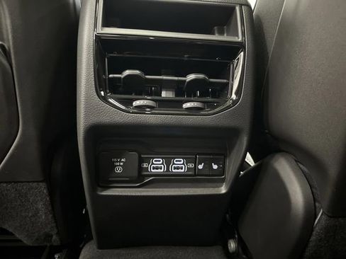 Used 2024 Jeep Grand Cherokee Limited w/ Black Appearance Package image 35