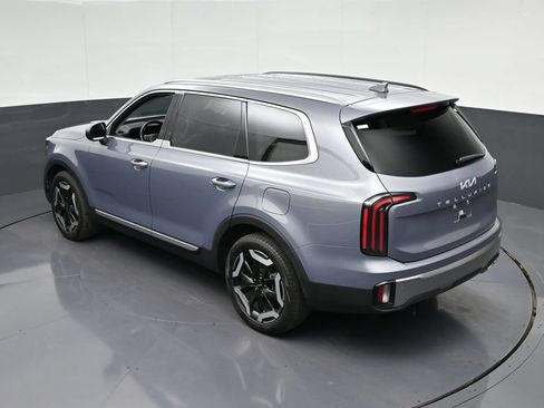 Used 2025 Kia Telluride EX FWD image 18