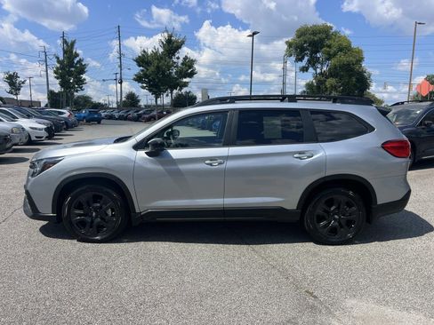 Used 2025 Subaru Ascent Bronze Edition image 4