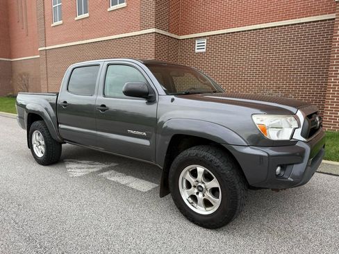 Used 2013 Toyota Tacoma 4x4 Double Cab w/ TRD Off-Road Pkg image 22
