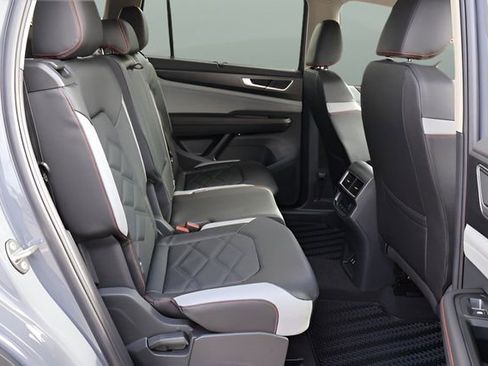 New 2026 Volkswagen Atlas Peak Edition AWD/4WD image 19