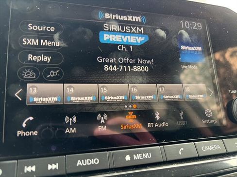 Used 2025 Nissan Pathfinder SV image 12