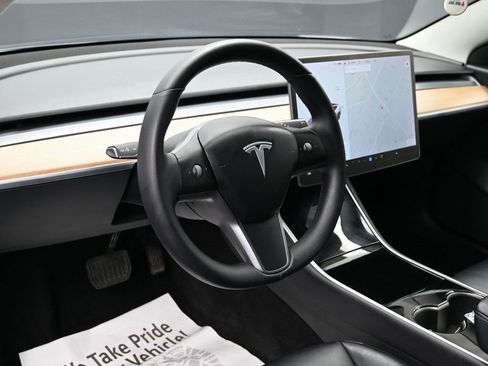 Used 2020 Tesla Model 3 Long Range image 16