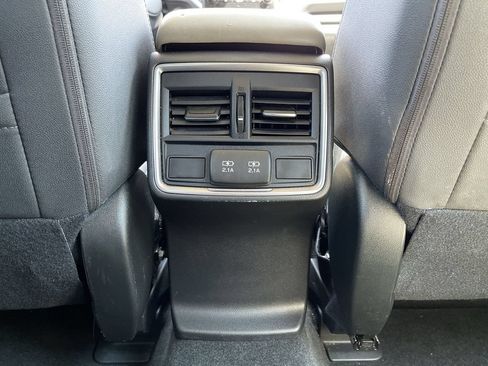 Used 2023 Subaru Forester Premium AWD/4WD image 41