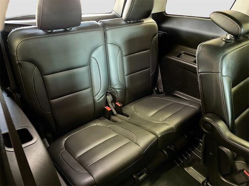 Used 2019 GMC Acadia SLT image 28